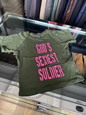 omighty "GOD'S SEXIEST SOLDIER" graphic T-shirt